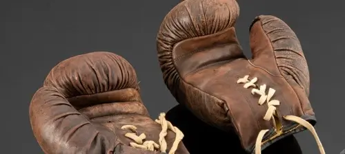 Старые боксерские перчатки