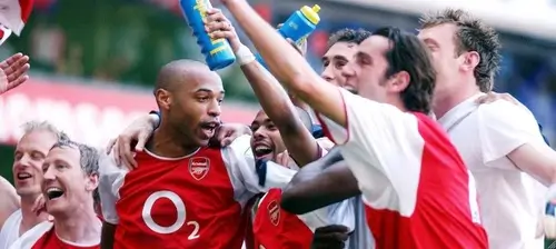 Арсенал побеждает Тоттенхэм в 2004 году со счетом 5:4