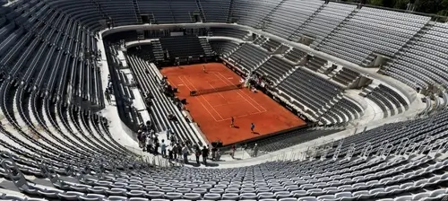 Корт в Риме