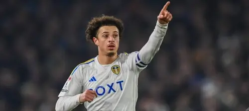 Футболист Итан Ампаду