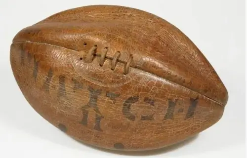 Первый регбийный мяч