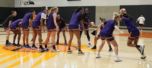 Тренировка команды WNBA