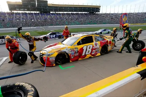 Пит-стоп в гонке