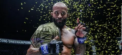 Геймер Деметриус Джонсон