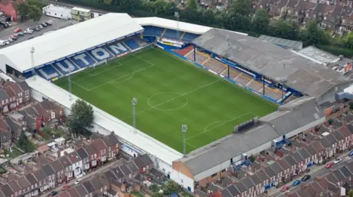 Стадион ФК Лутон